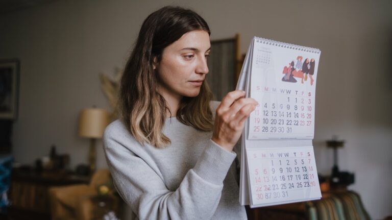 Adelantar tu periodo, Métodos para provocar menstruación, Menstruación y ciclo menstrual, Remedios naturales para la menstruación, Vitamina C y menstruación, Plantas emmenagogas, Perejil y cúrcuma para la menstruación, Jengibre para adelantar el periodo